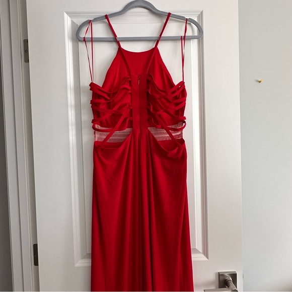 Gorgeous red gown - Picture 5 of 6